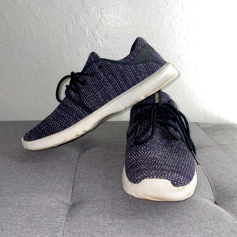 Etnies Women’s Scout Sneaker in black/white - size 9.5 barely worn